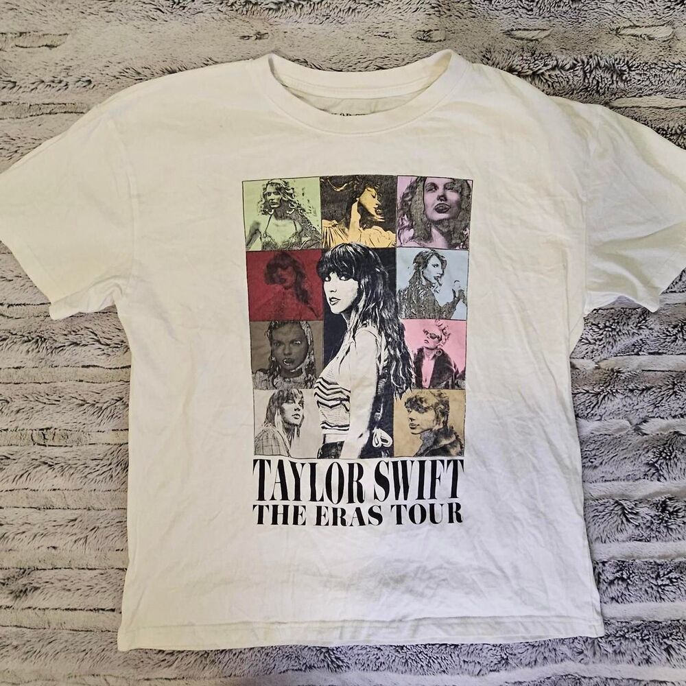Taylor-swift Women's multi T-shirt